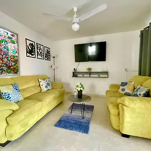 https://casa-el-conquistador-excelenteubicacin-2hab-wifi.hotelsmerida.org